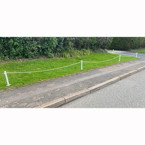 5 x 90cm Garden Verge/Boundary posts with white rope to span up to 10m's