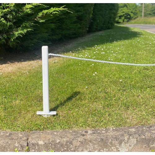 3 x 40cm Garden Verge/Boundary posts with white rope to span up to 5m's with end posts