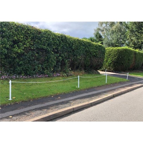 5 x 60cm Garden Verge/Boundary posts with white rope to span up to 10m's with end posts